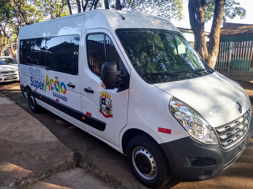SEJUV recebe van para transporte de alunos e atletas